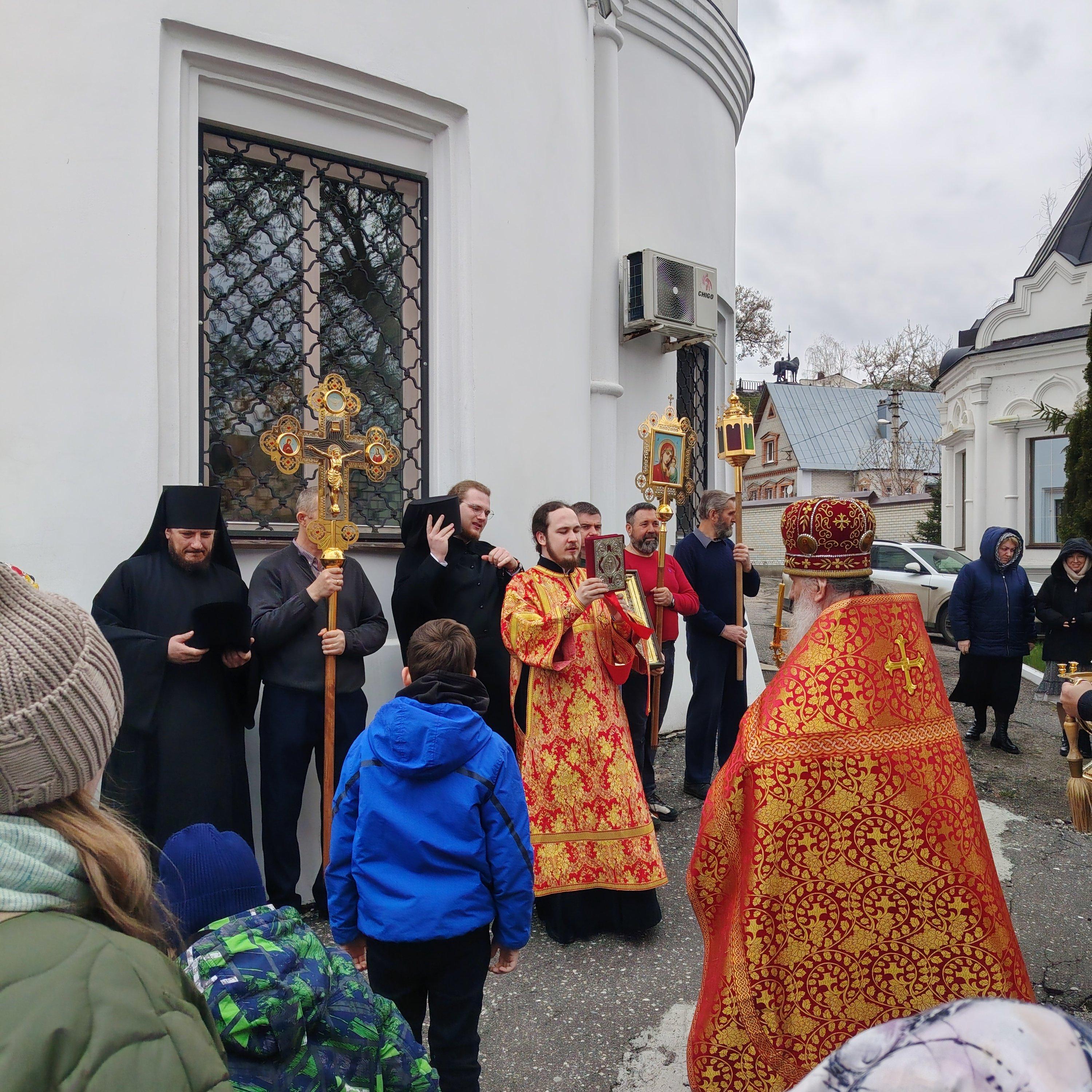 Крестный ход апрель 2026